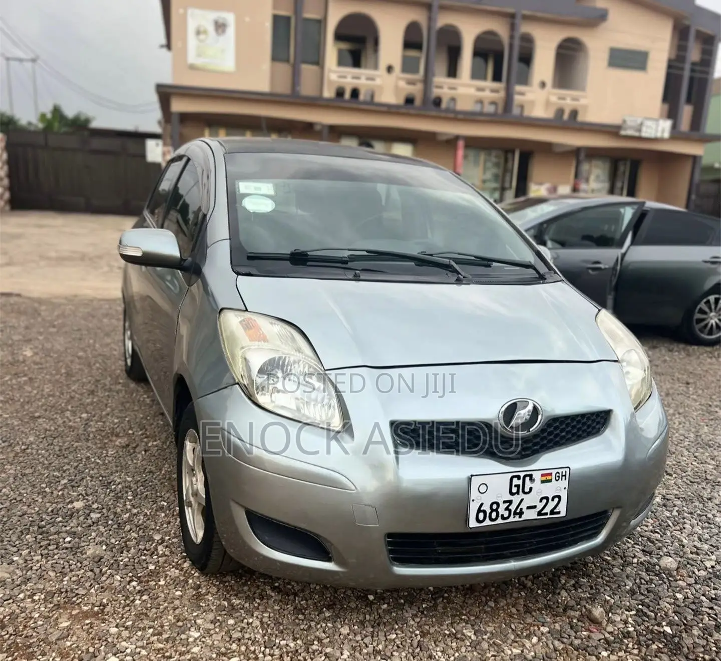 Toyota Vitz 1.3 AWD 3dr 2010 Gray