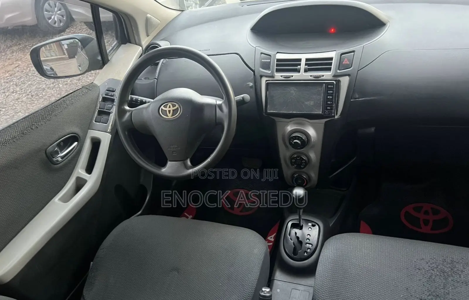 Toyota Vitz 1.3 AWD 3dr 2010 Gray