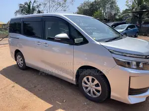 Toyota Voxy X 2WD 8-Seater 2014 Silver