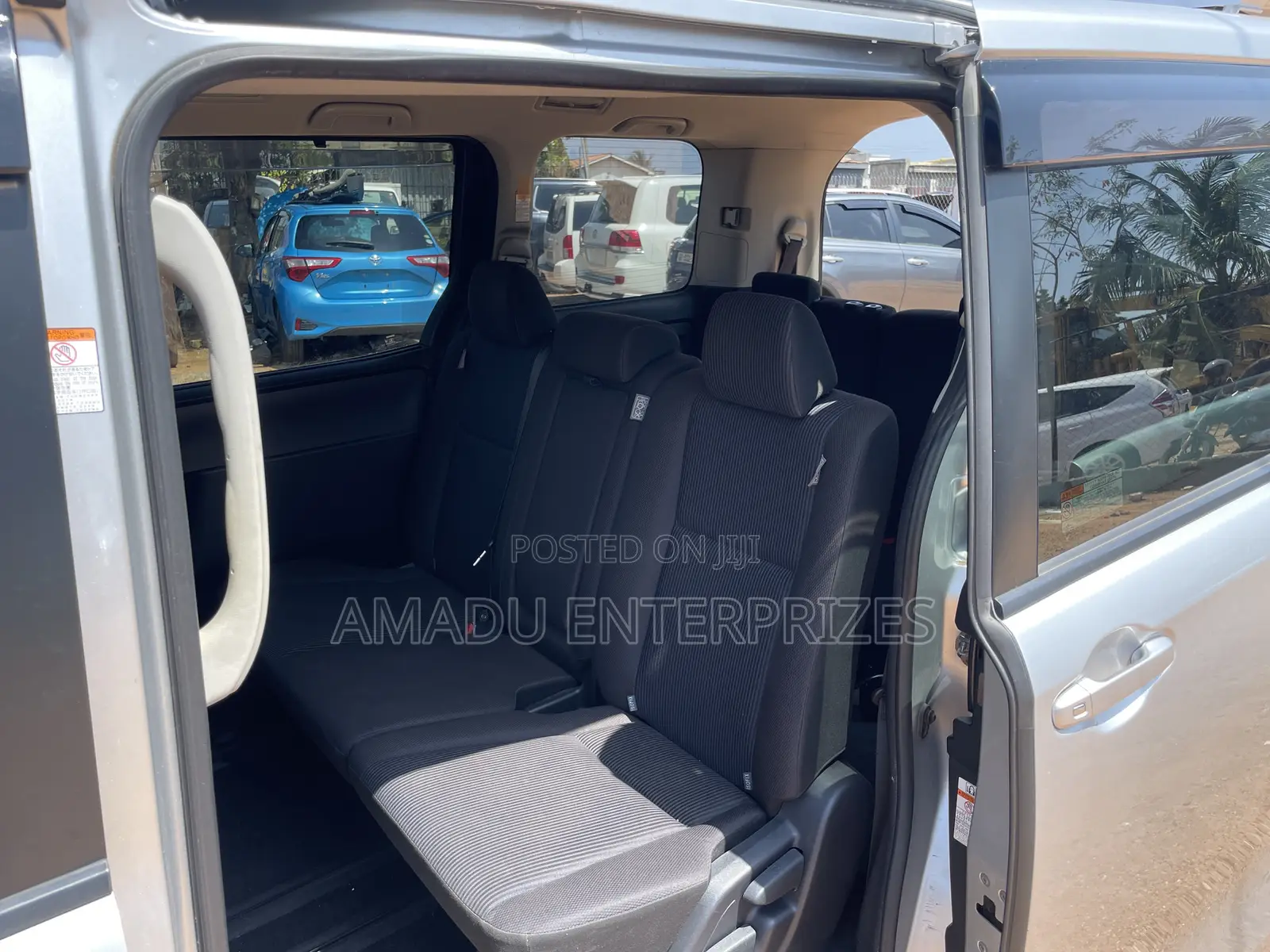 Toyota Voxy X 2WD 8-Seater 2014 Silver