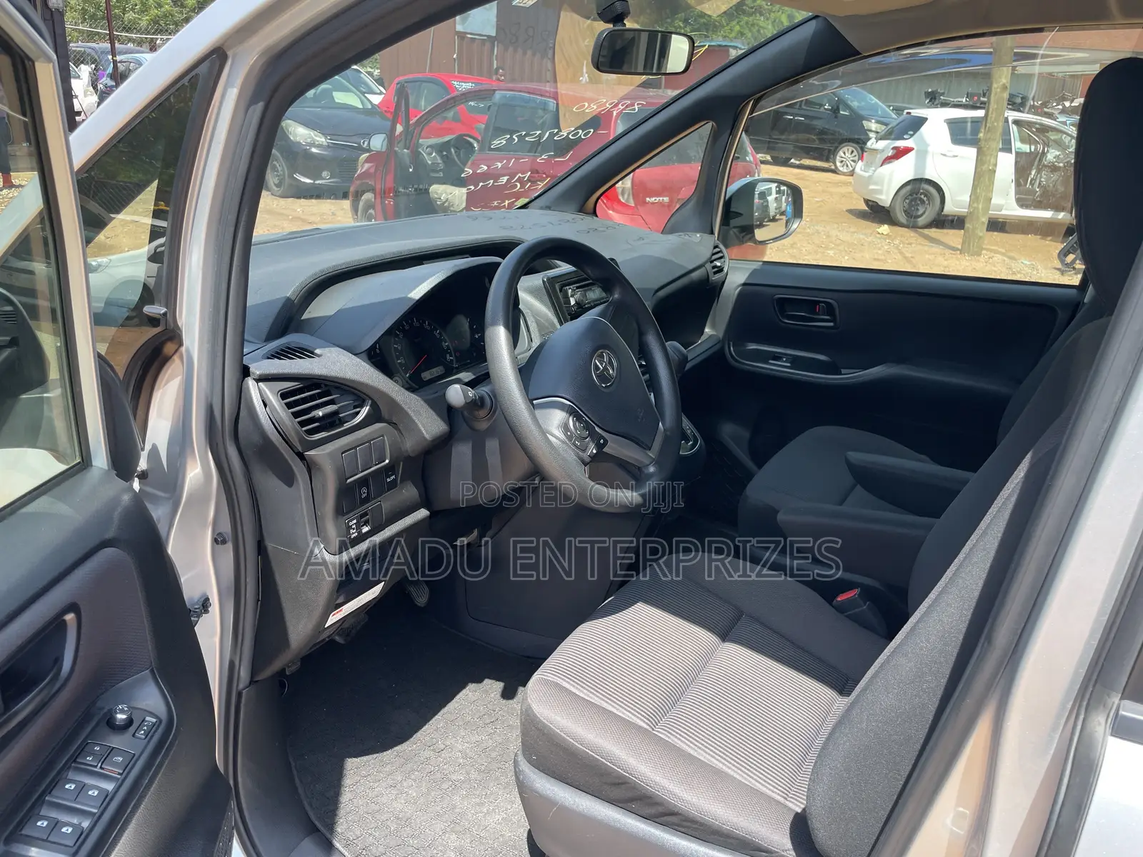 Toyota Voxy X 2WD 8-Seater 2014 Silver