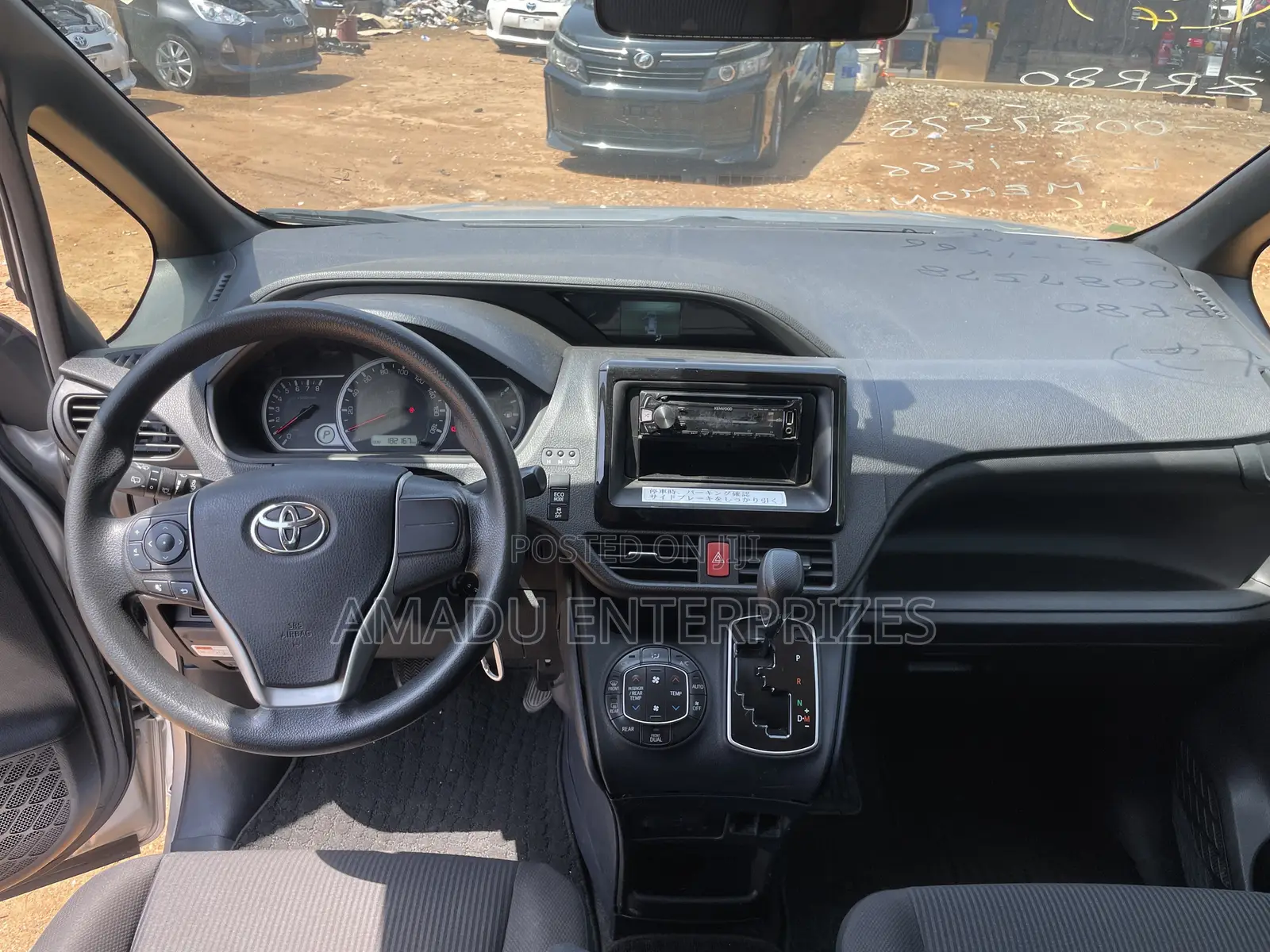 Toyota Voxy X 2WD 8-Seater 2014 Silver