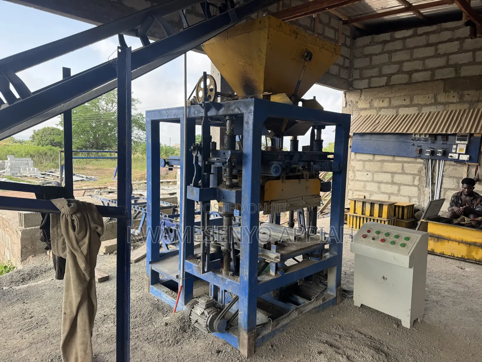 QT4-24 Block Moulding Machine