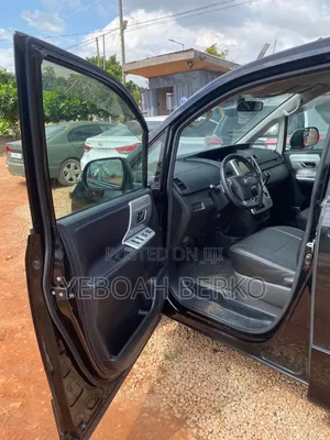 Toyota Voxy 2013 Black