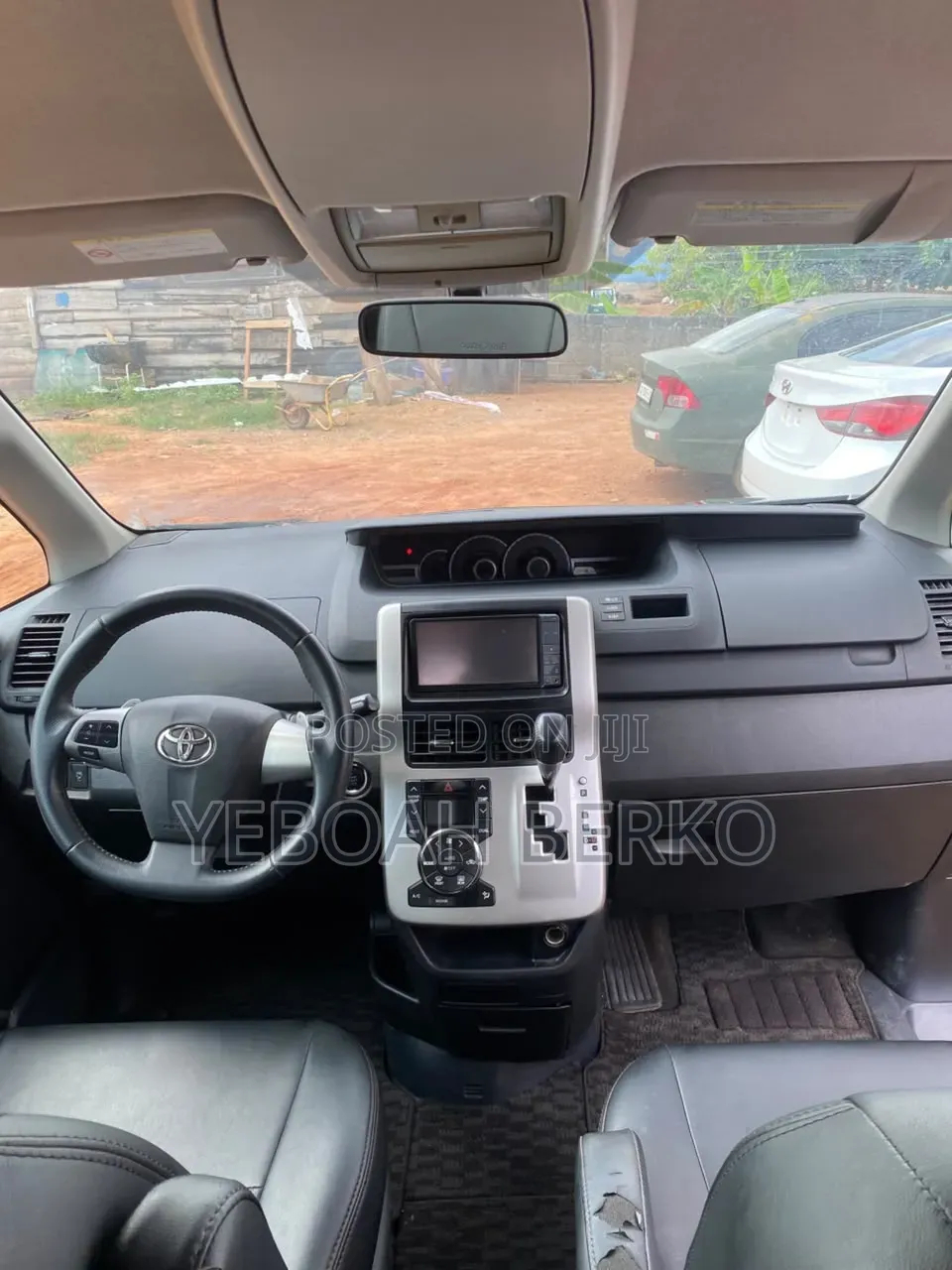 Toyota Voxy 2013 Black