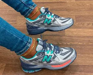 New Balance 1906U