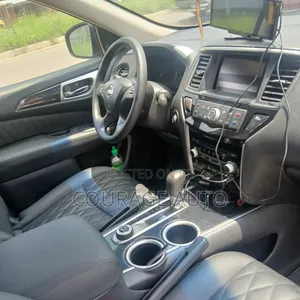 Nissan Pathfinder SL 4dr SUV 4WD (3.5L 6cyl CVT) 2015 Gray