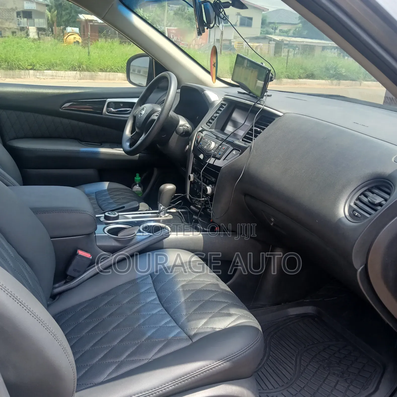 Nissan Pathfinder SL 4dr SUV 4WD (3.5L 6cyl CVT) 2015 Gray
