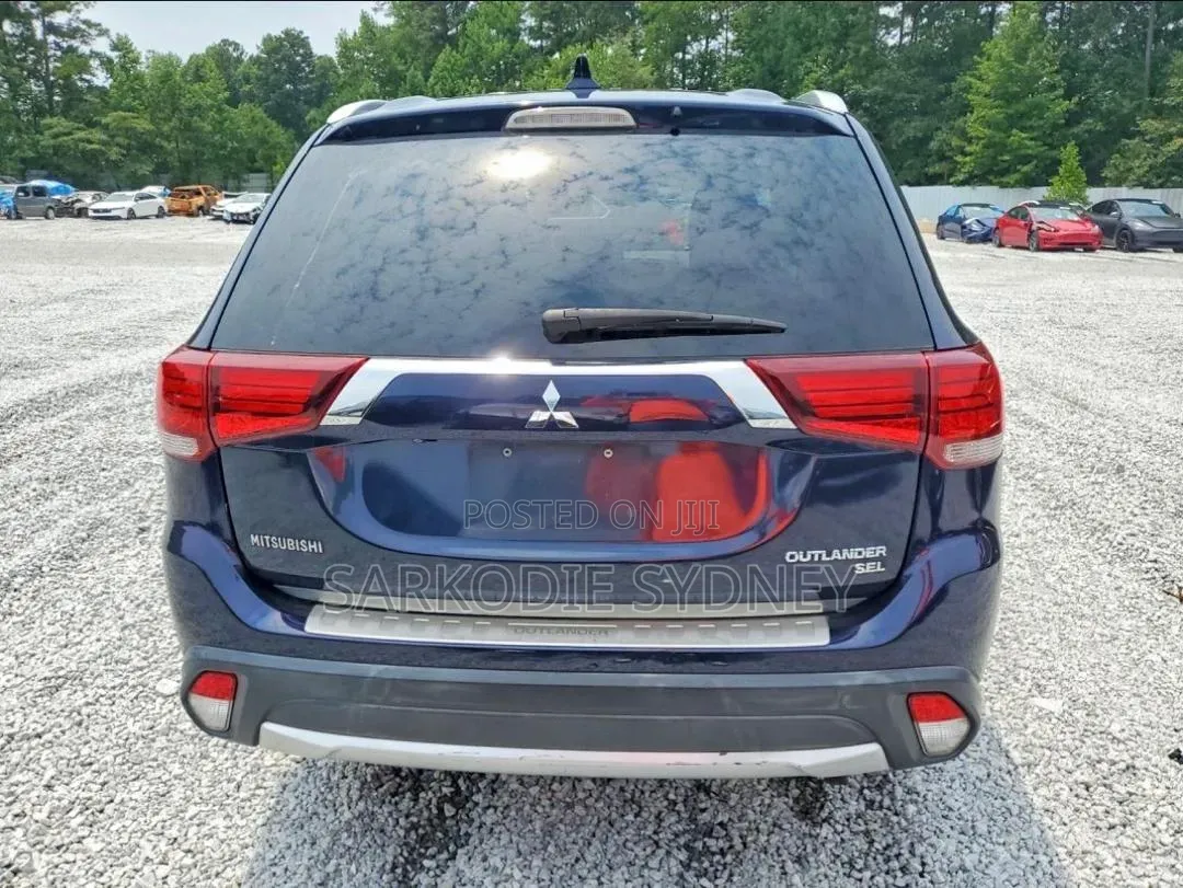 Mitsubishi Outlander SEL FWD 2018 Blue