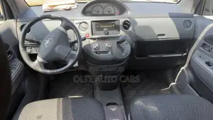 Toyota Sienta 1.5 AWD 2012 Brown