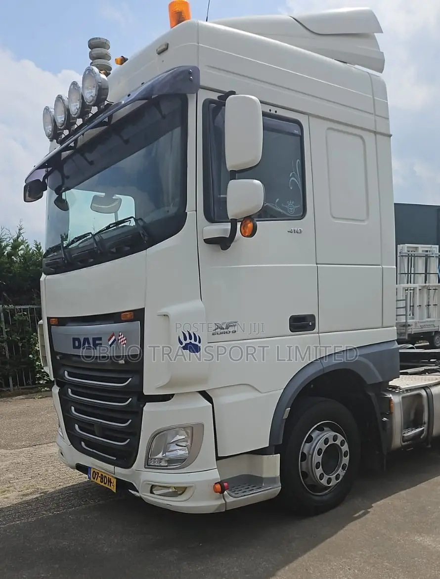 White DAF Heavy-Duty Truck 2017