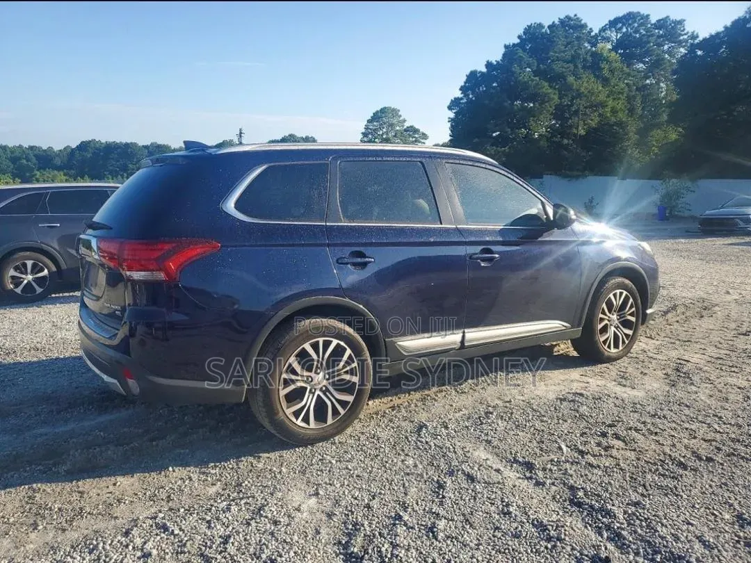 Mitsubishi Outlander SEL FWD 2018 Blue