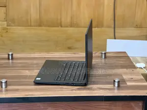 Laptop Dell Latitude 7390 8GB Intel Core i5 SSD 256GB