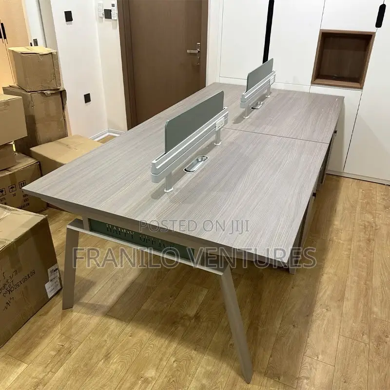 4 Seater Workstation