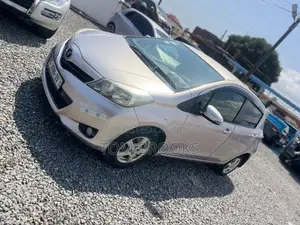 Toyota Vitz 2013 Silver