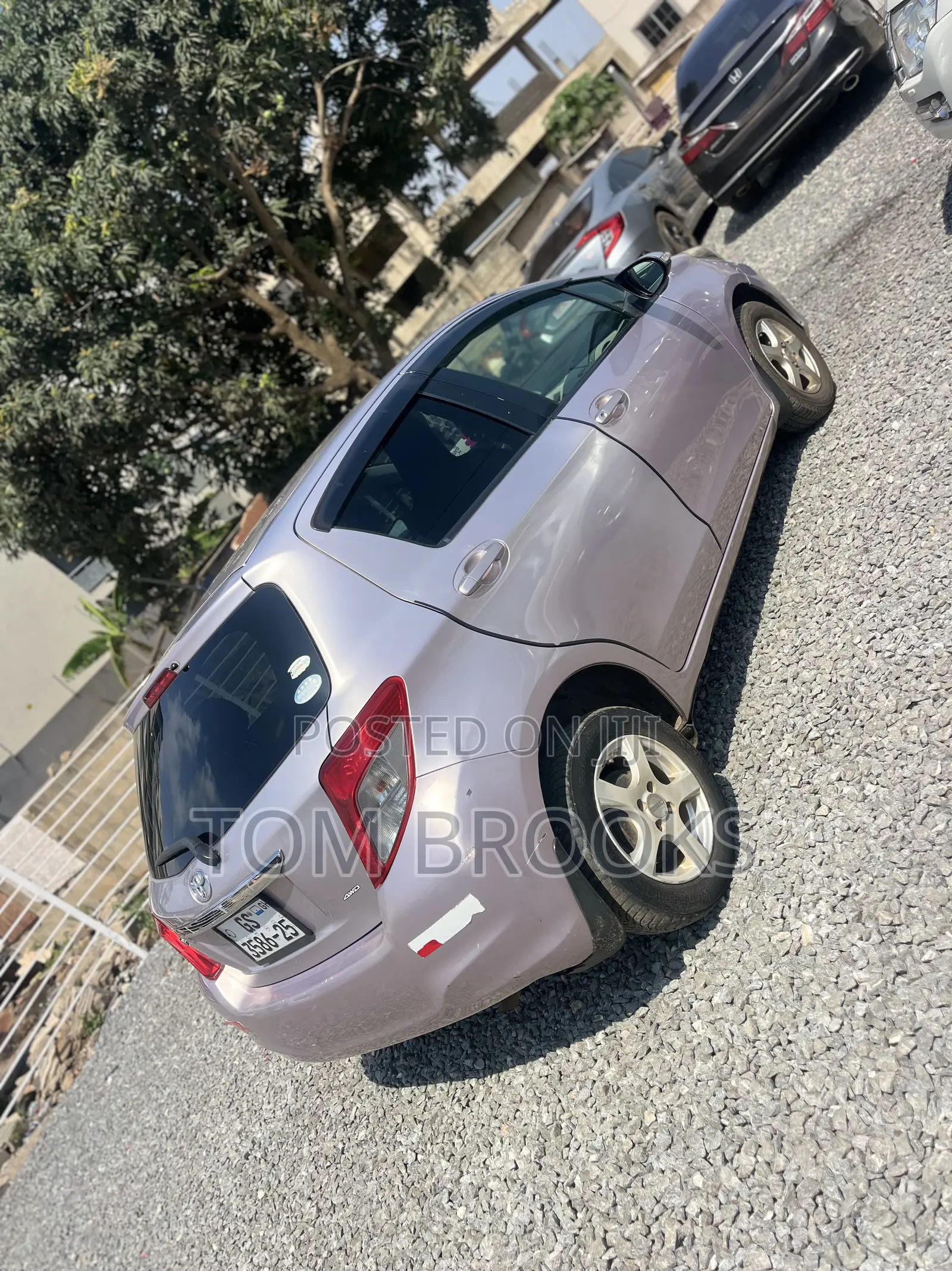 Toyota Vitz 2013 Silver