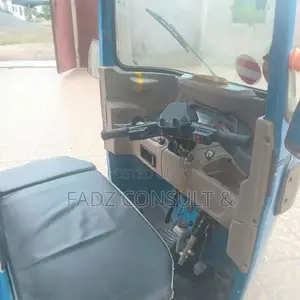Bajaj RE 2025 Blue