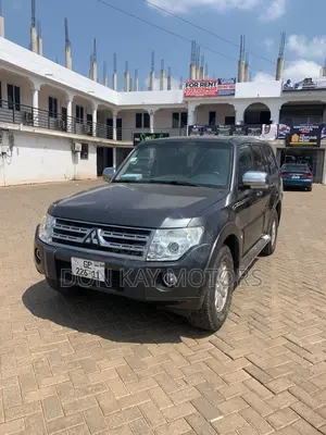Mitsubishi Pajero 2011 Black