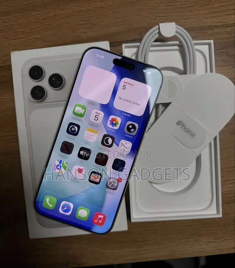 New Apple iPhone 17 Pro Max 1 TB Silver