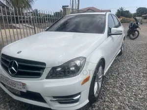 Mercedes-Benz C300 Sport 4Matic Sedan AWD (3.5L 6cyl 7A) 2014 White