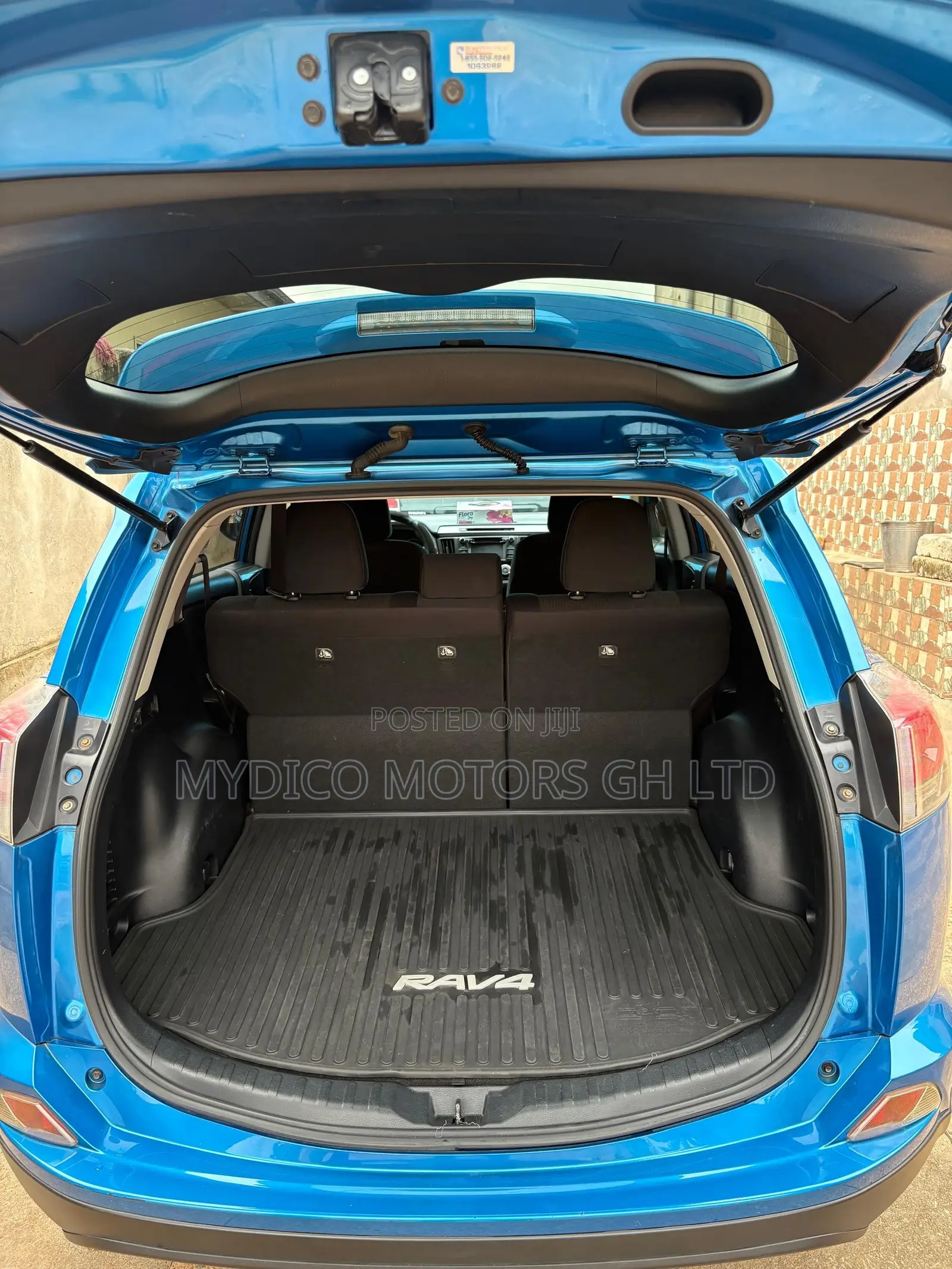 Toyota RAV4 LE 4dr SUV AWD (2.5L 4cyl 6A) 2018 Blue