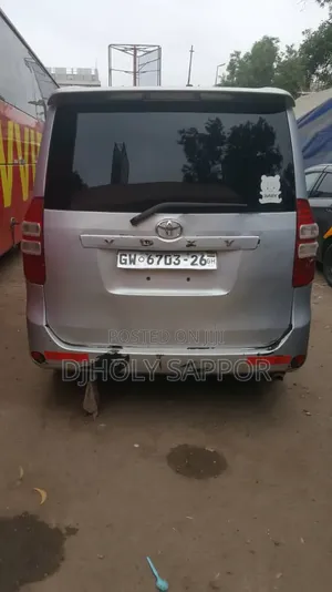 Toyota Voxy 2013 White