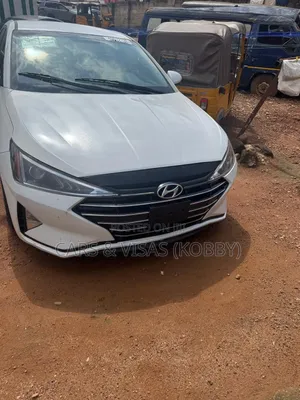 Hyundai Elantra 2019 White