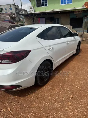 Hyundai Elantra 2019 White