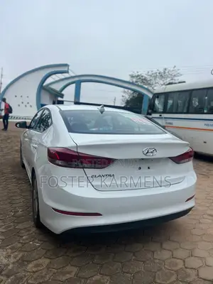 Hyundai Elantra SE 2018 White