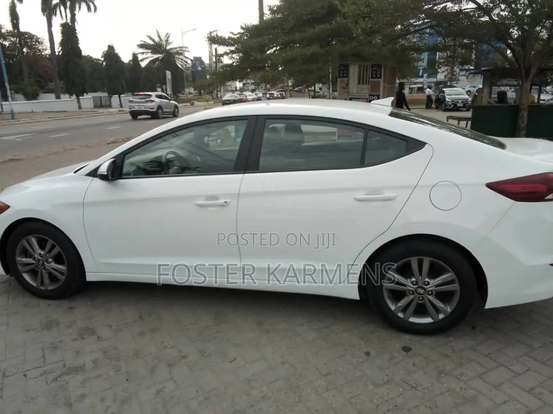 Hyundai Elantra SE 2018 White