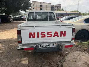 Nissan Hardbody 1998 White