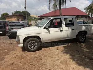 Nissan Hardbody 1998 White