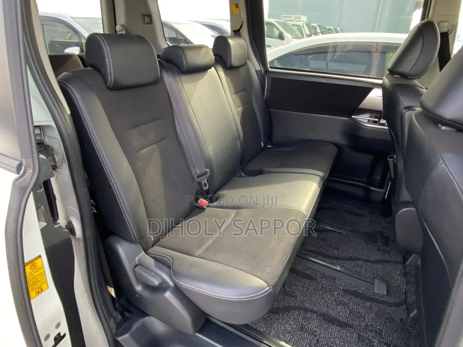 Toyota Voxy 2013 White