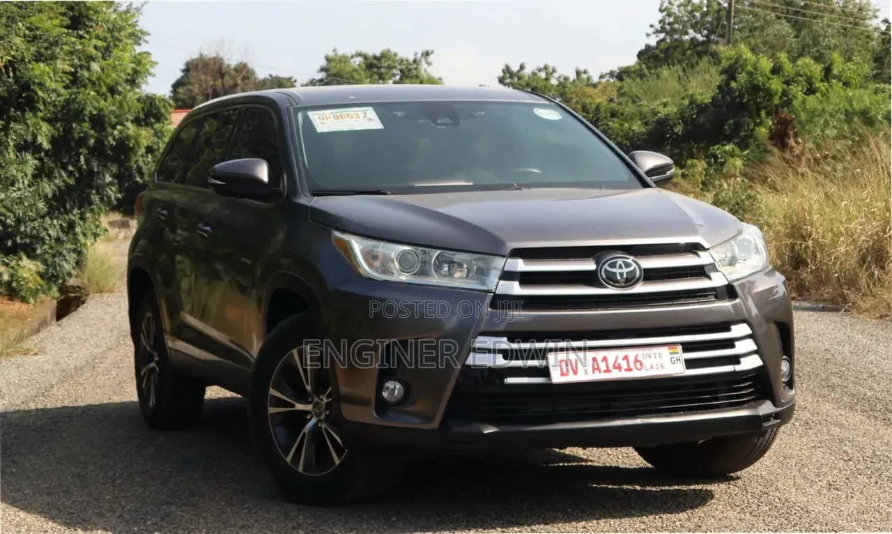 Toyota Highlander LE 2019 Gray