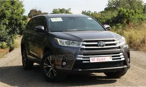 Toyota Highlander LE 2019 Gray