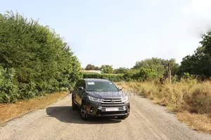 Toyota Highlander LE 2019 Gray