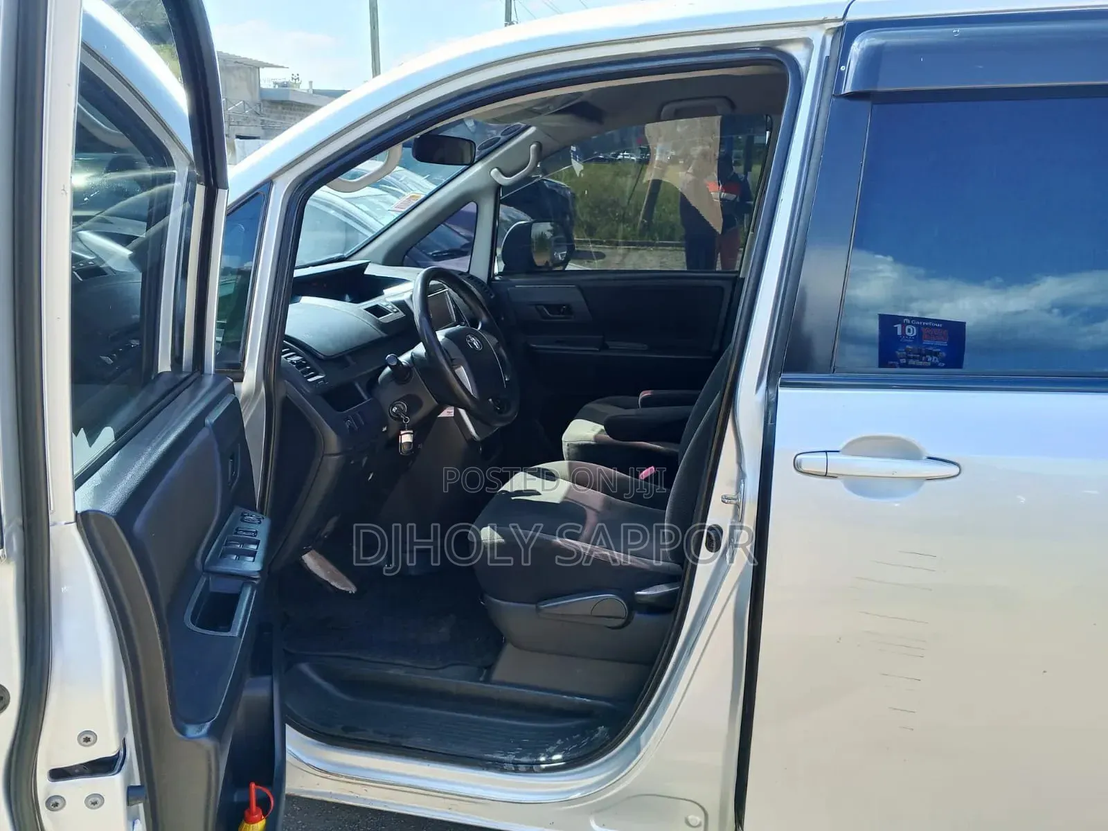 Toyota Voxy 2013 White