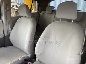 Toyota Vitz 2010 Silver