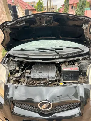 Toyota Vitz 2009 Black