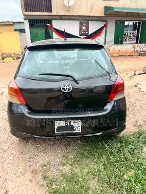 Toyota Vitz 2009 Black