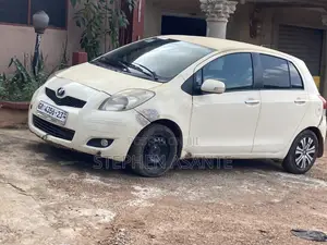 Toyota Vitz 1.3 AWD 3dr 2010 Off white