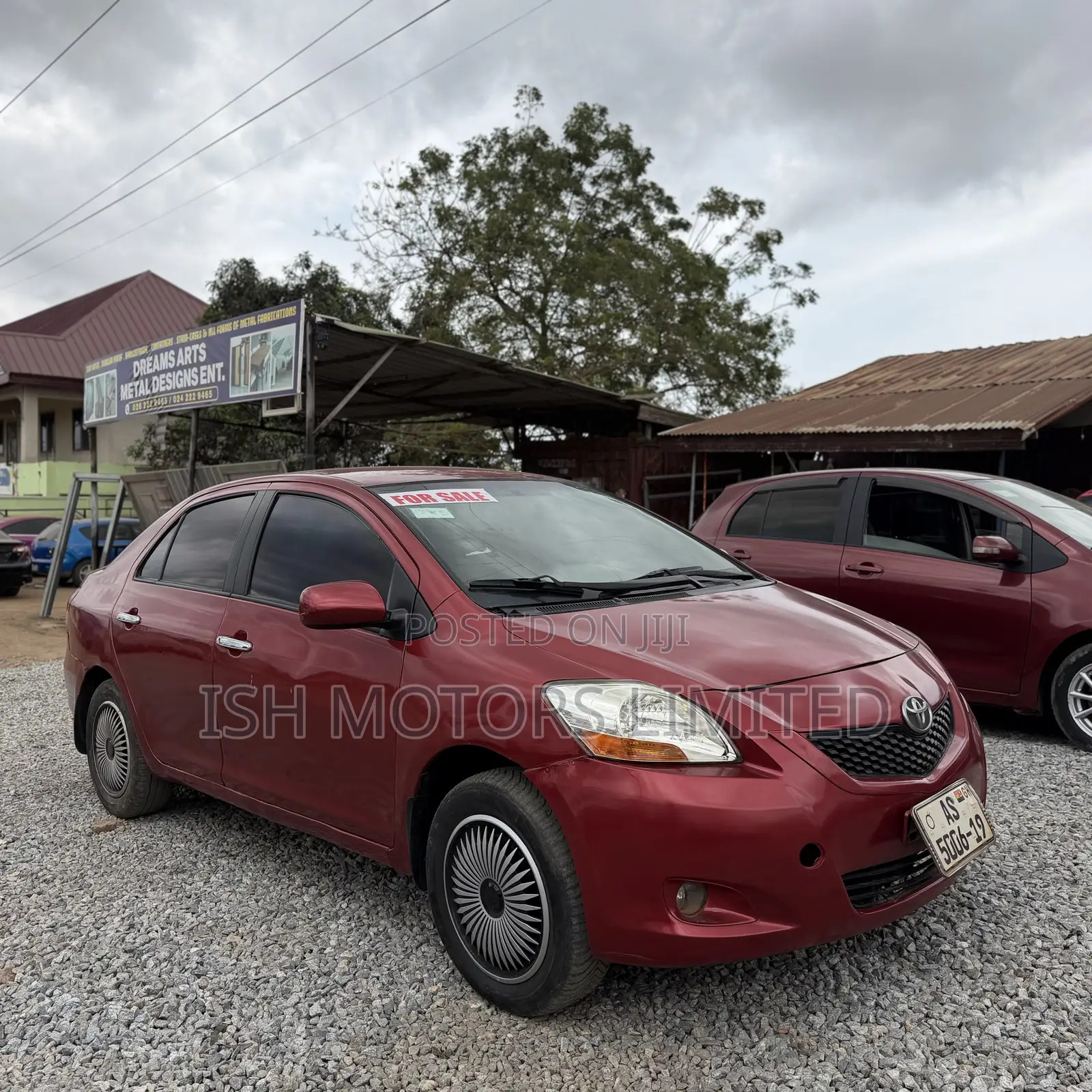 Toyota Yaris Base Sedan 4dr 2010 Red