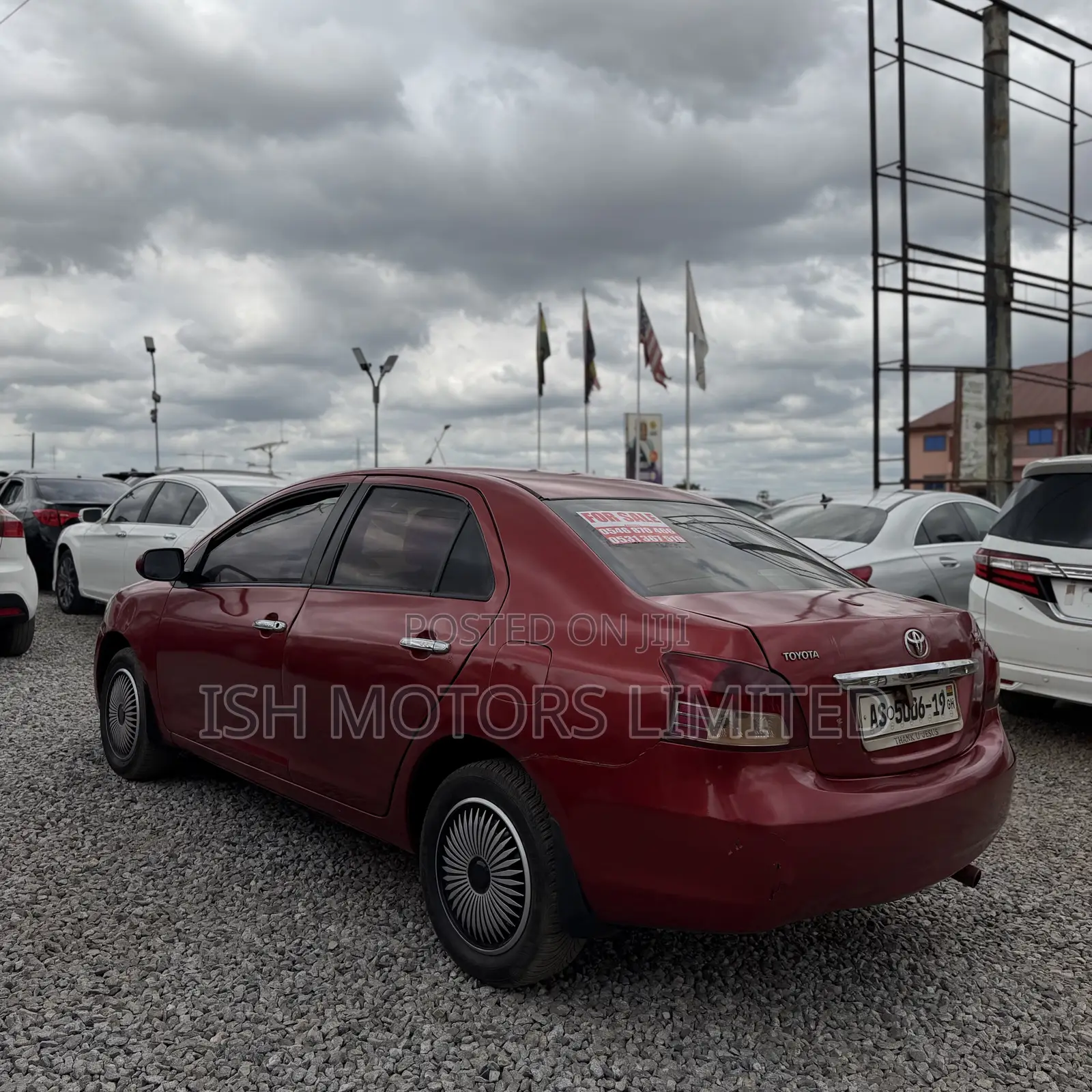 Toyota Yaris Base Sedan 4dr 2010 Red