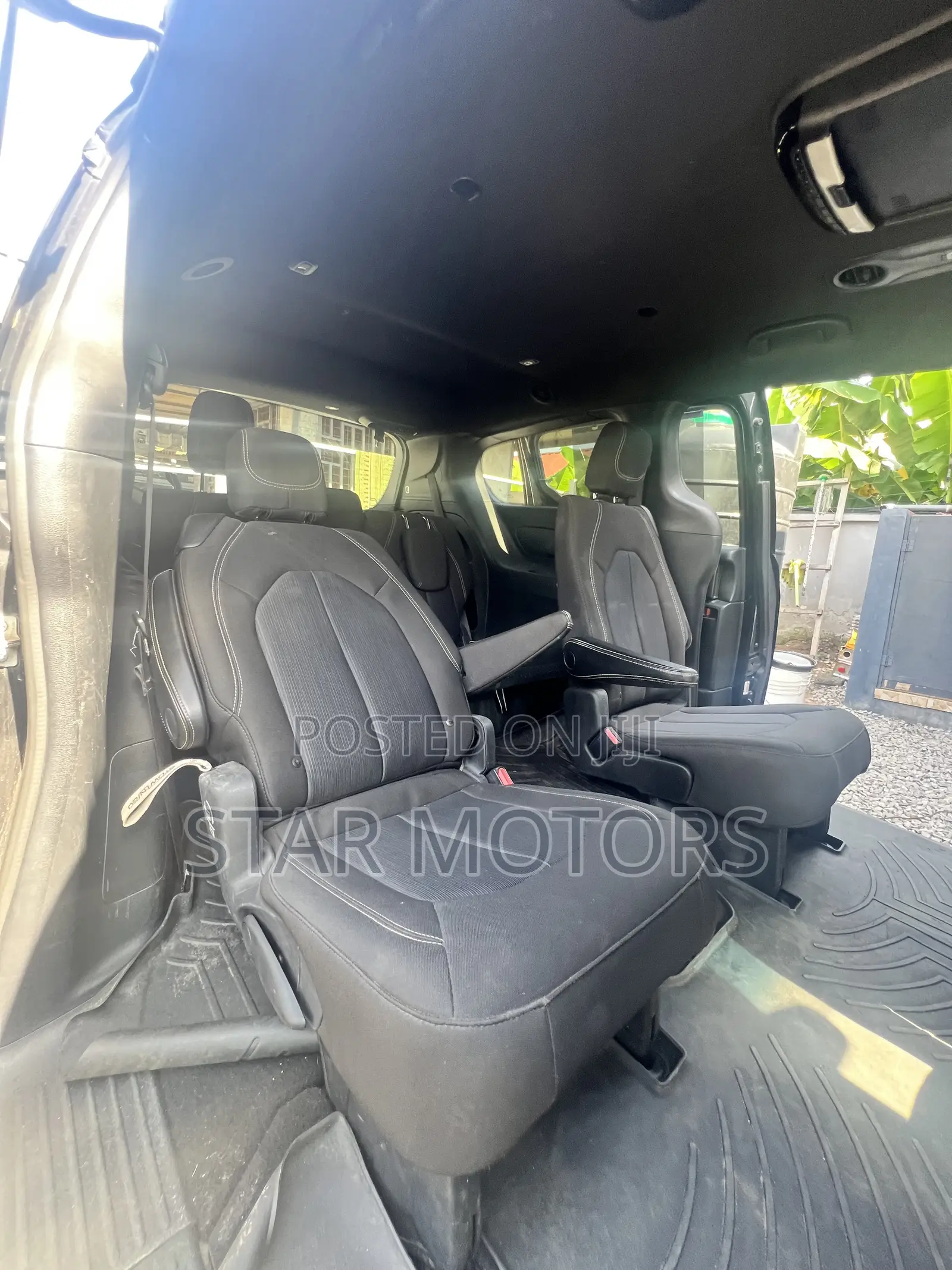 Chrysler Pacifica 2021 Black