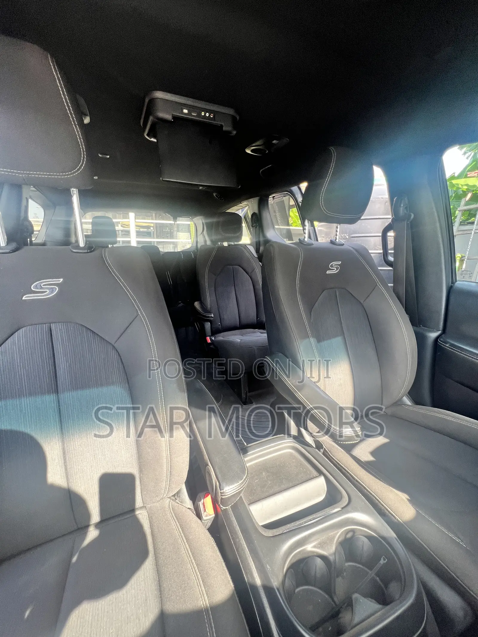 Chrysler Pacifica 2021 Black