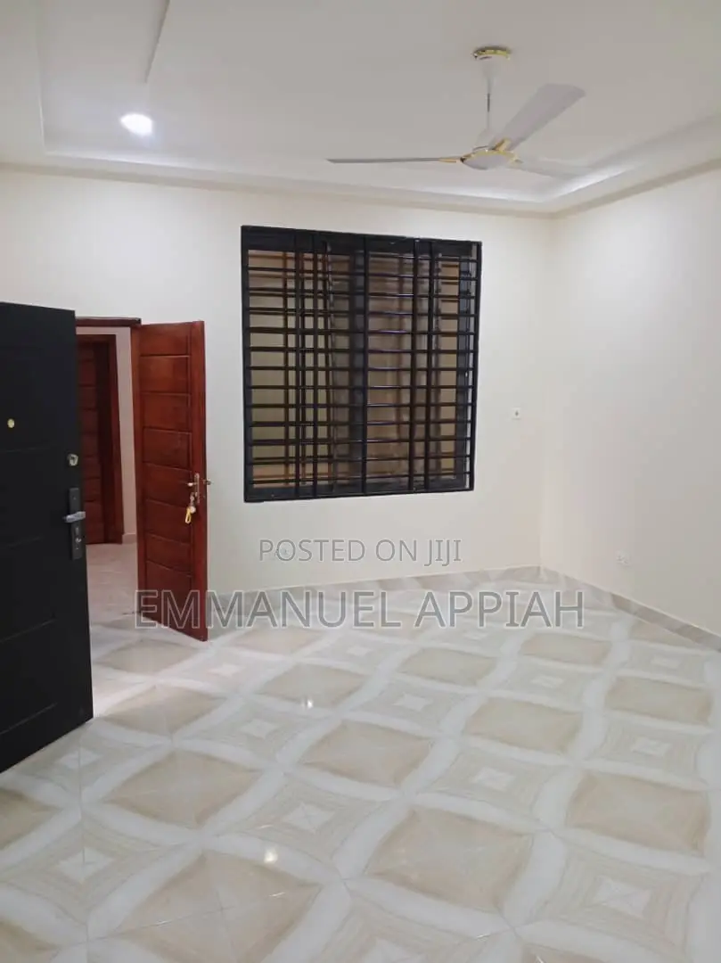 1bdrm Room & Parlour in Amasaman 3 Junction, Accra Metropolitan