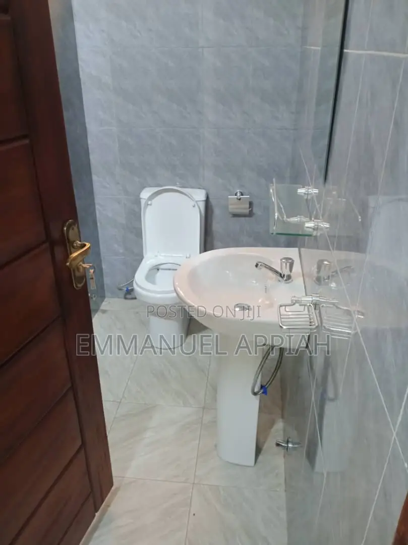 1bdrm Room & Parlour in Amasaman 3 Junction, Accra Metropolitan