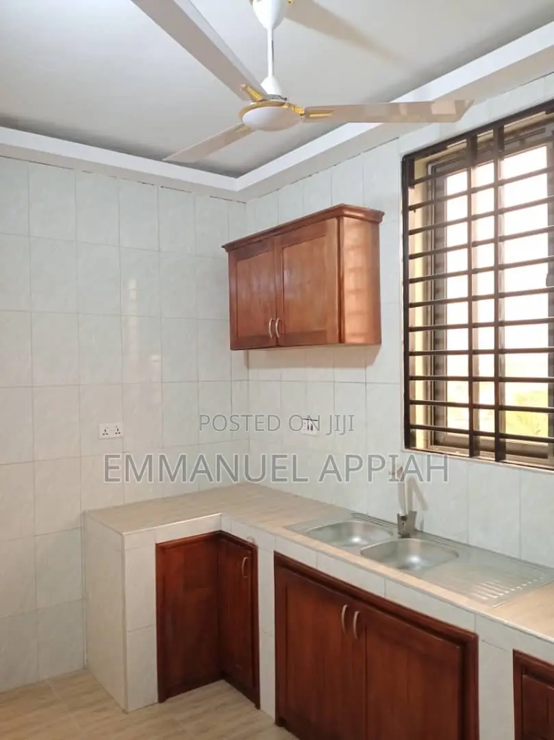 1bdrm Room & Parlour in Amasaman 3 Junction, Accra Metropolitan