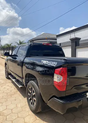 Toyota Tundra 2016 Black