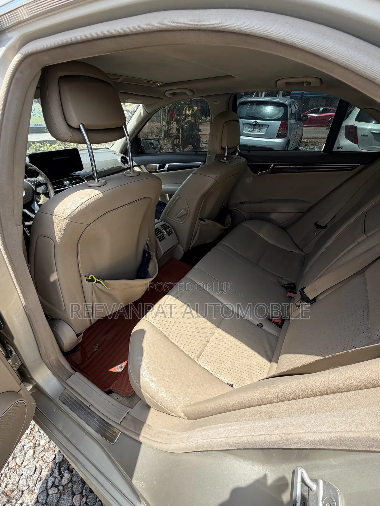 Mercedes-Benz C250 2013 Brown